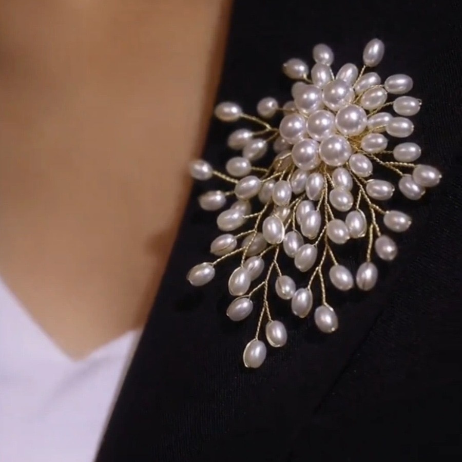 Pearls Brooch for Elegant Wome - đánh giá và giá Suit Supply Wedding Party