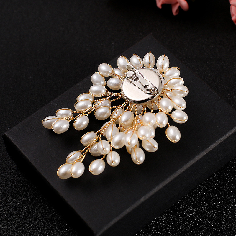 Pearls Brooch for Elegant Wome - đánh giá và giá Suit Supply Wedding Party