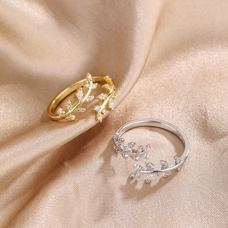 Chất Liệu Bạc 925 Vàng Có Thể  - đánh giá và giá Wedding Job