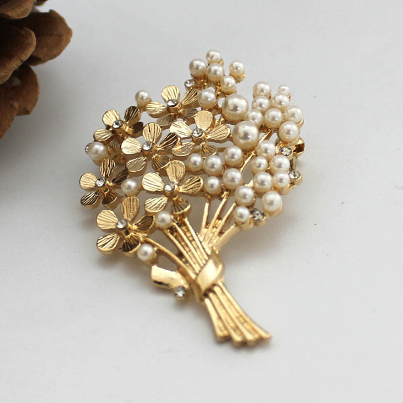 Ladies Delicate Bouquet Pearl  - đánh giá và giá Suit Supply Wedding Party